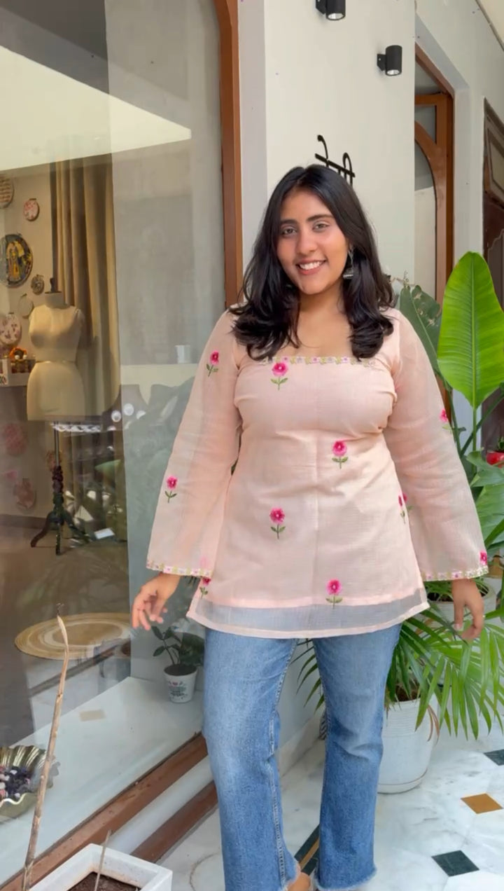 Gulabo Kota Doria Kurti